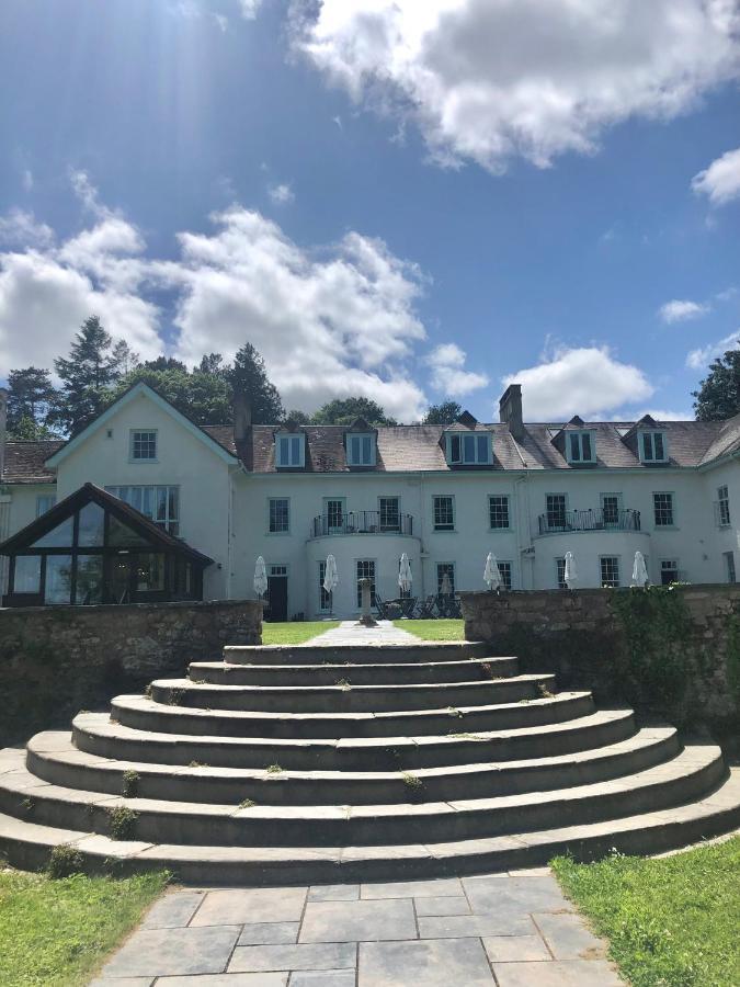 Croydon Hall *