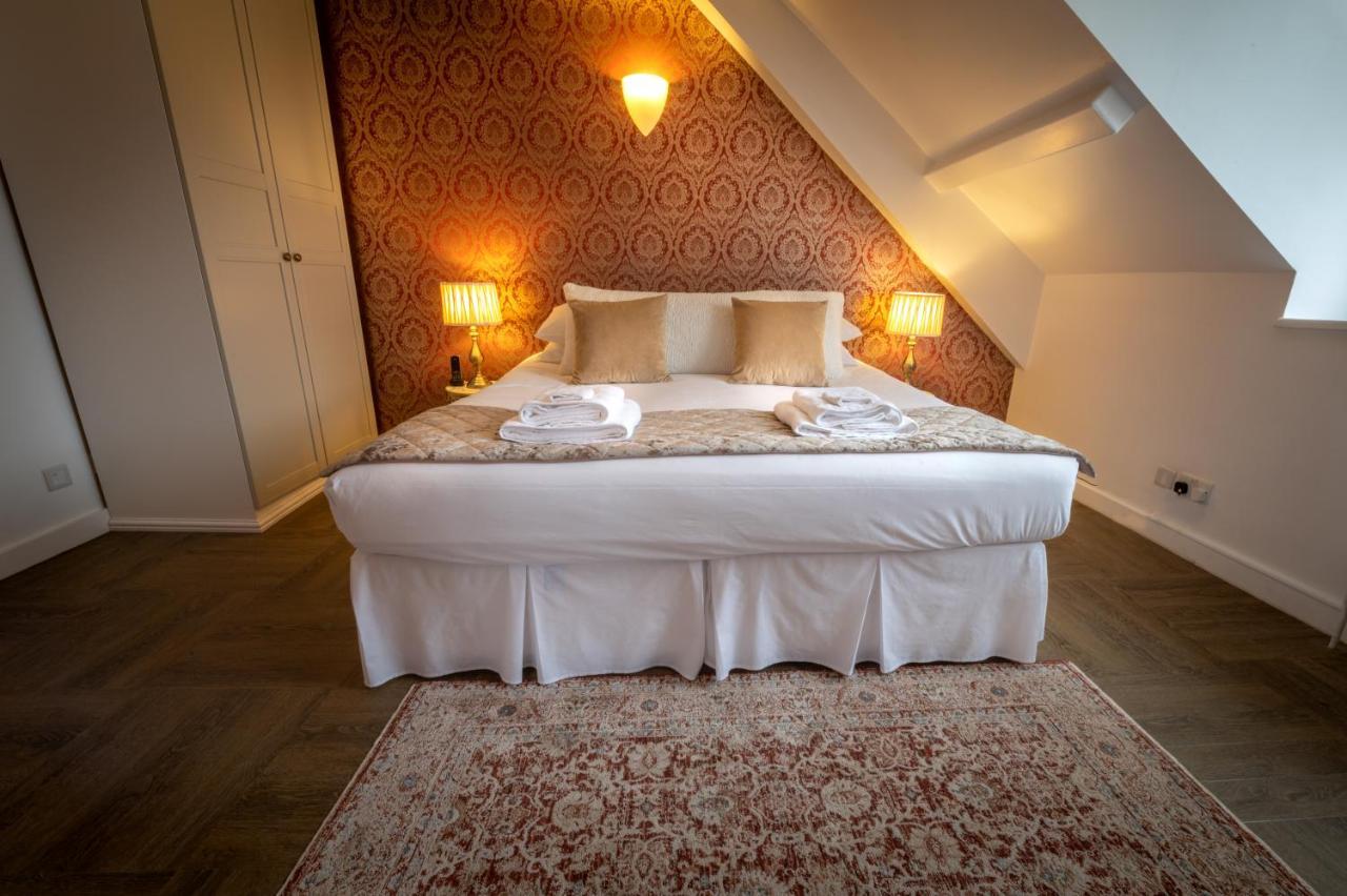 Croydon Hall * Minehead