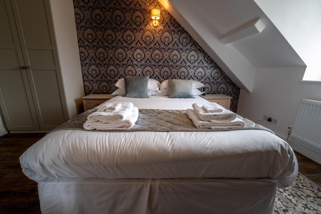 Croydon Hall Hotel *
